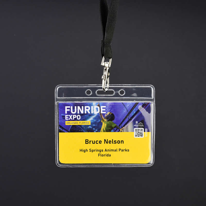 Kirkas Nimitasku, nimikortti jäykempää vinyyliä