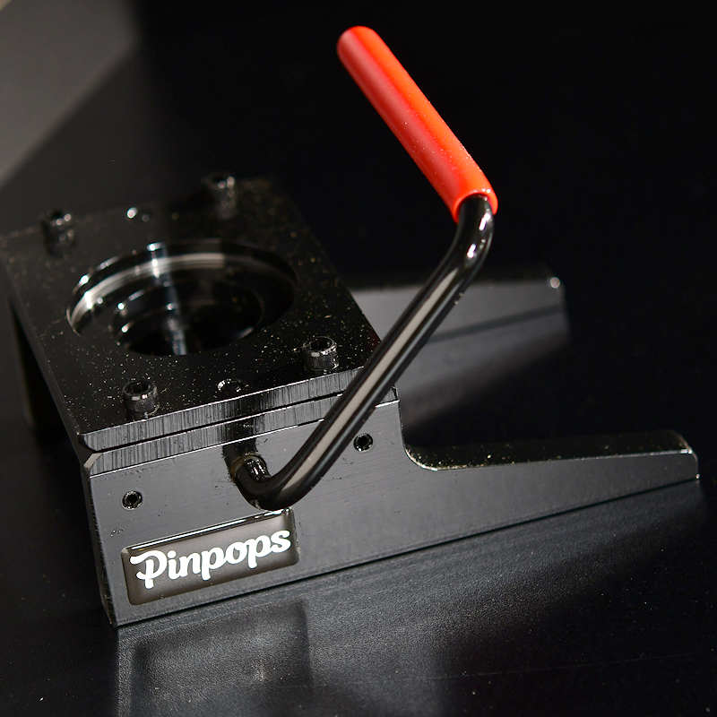 Aloituspaketti Rintanappikone 32mm, kuvaleikkuri ja 1000 rintanappikomponenttia