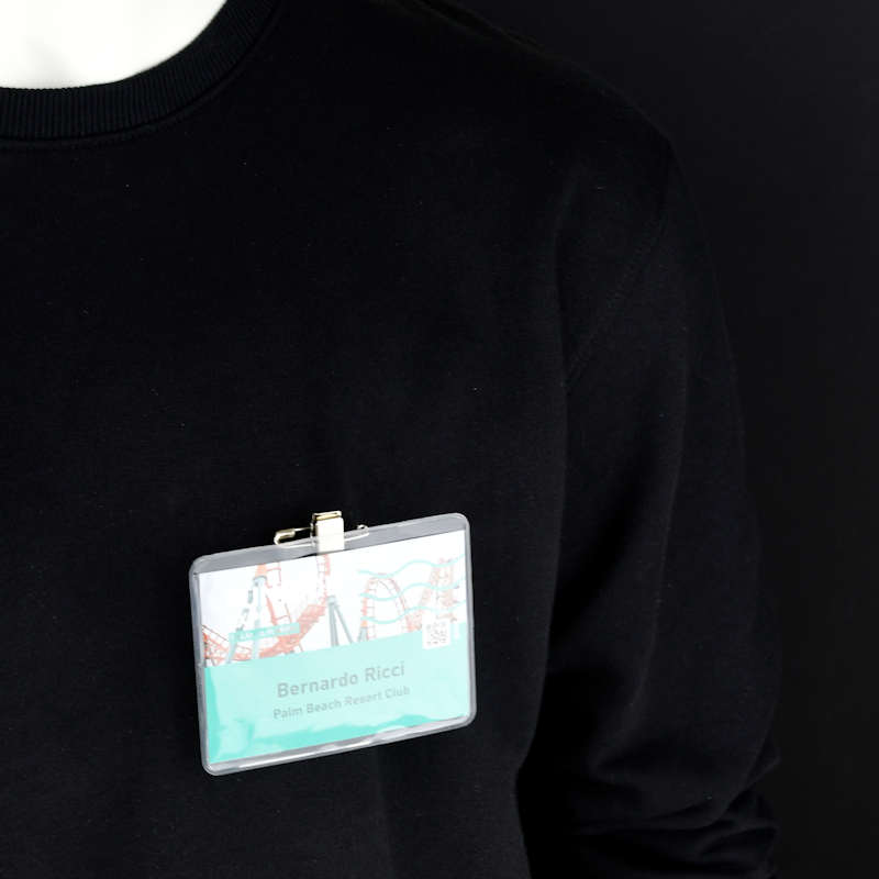 Kirkas joustava A7 nimikorttikotelo metalliklipsillä ja hakaneulalla