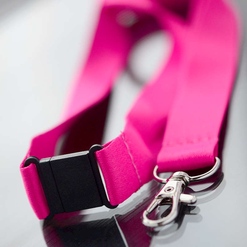 Fuksia Avainnauha 20mm turvalukolla ja papukaijaklipsillä (sopii sublimaatiopainamiseen)