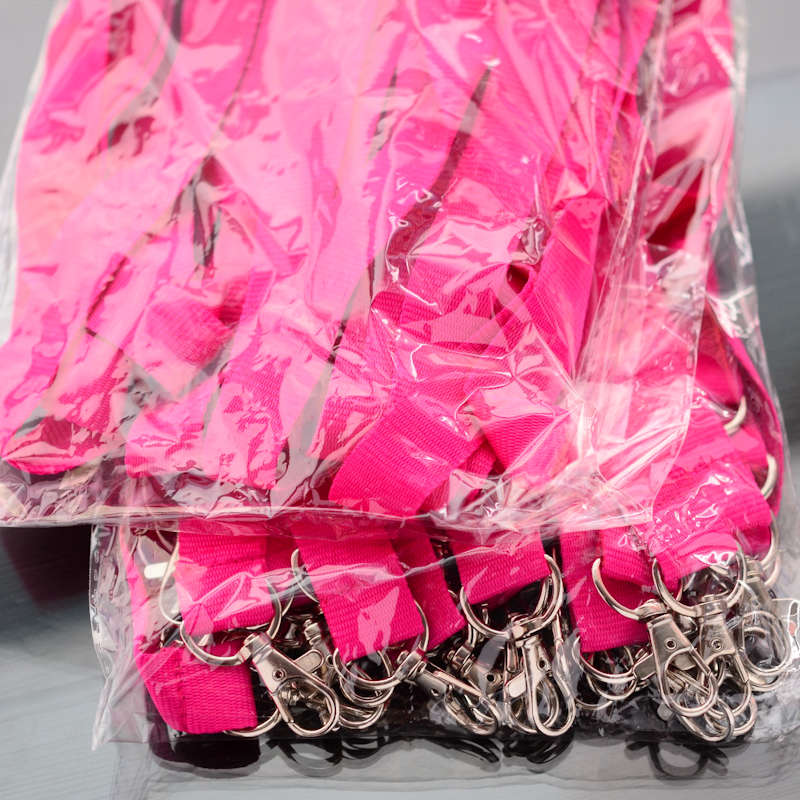 Fuksia Avainnauha 20mm kahdella klipsillä, ei turvalukkoa, pehmeä materiaali