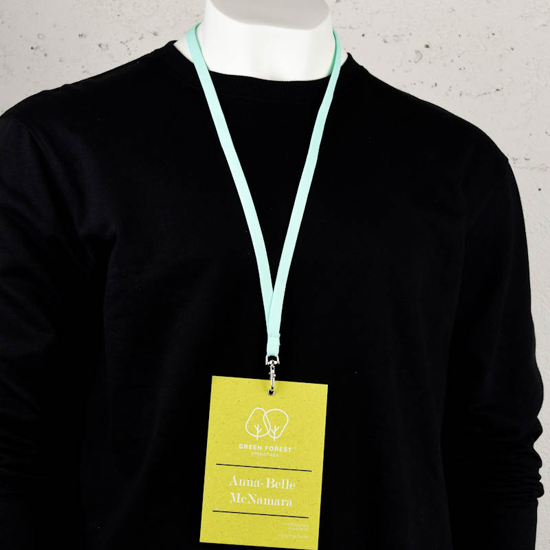 Minttu (Limited) Classic 10mm kaulanauha turvalukolla ja papukaijaklipsillä