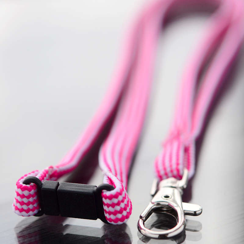Cotton Candy Retro Classic 10mm kaulanauha turvalukolla ja papukaijaklipsillä