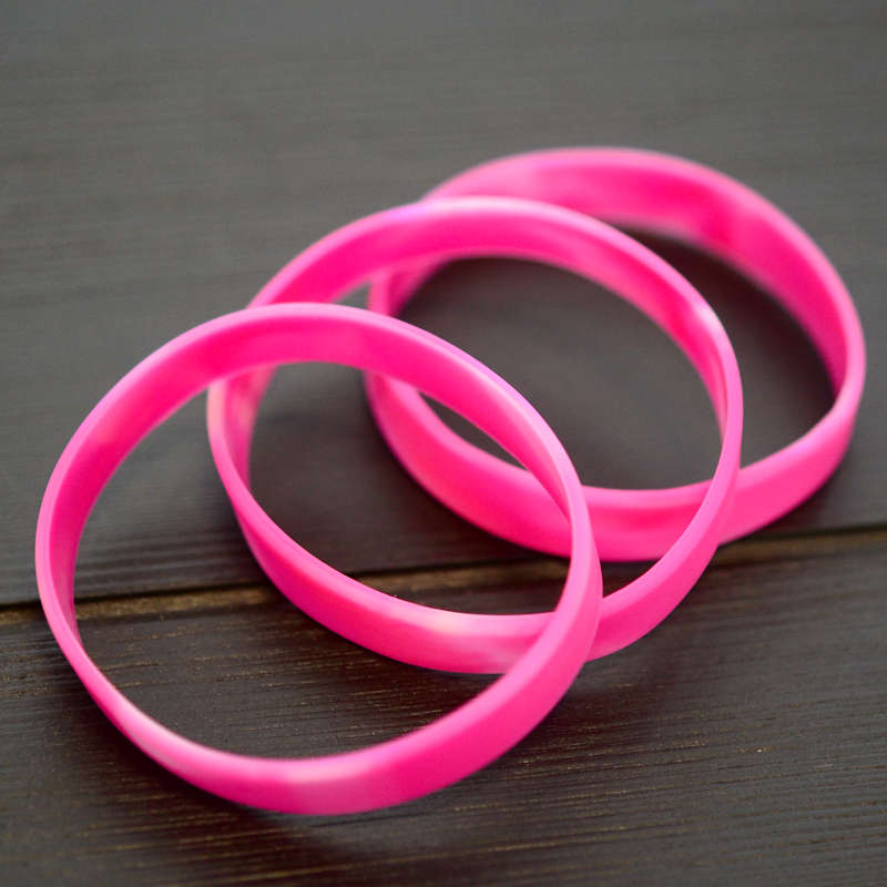 Camo Pinkki Silikoniranneke varastotuotteena