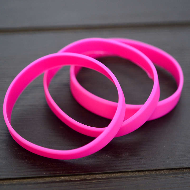 Pinkki Silikoniranneke varastotuotteena