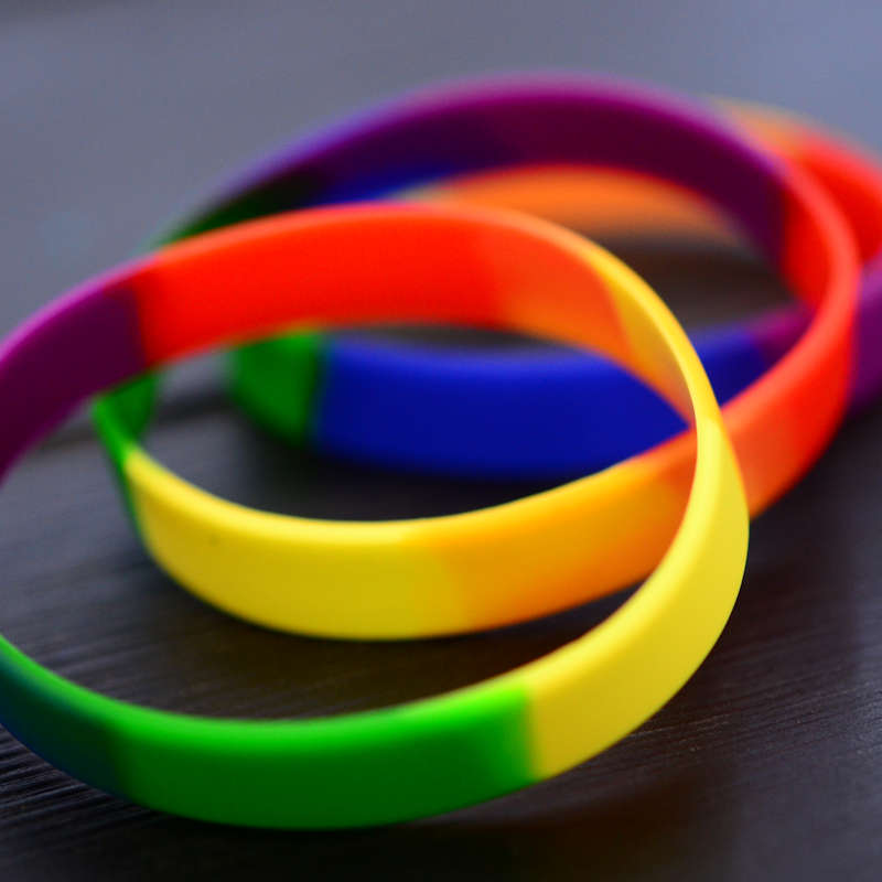 Pride värit Silikoniranneke varastotuotteena