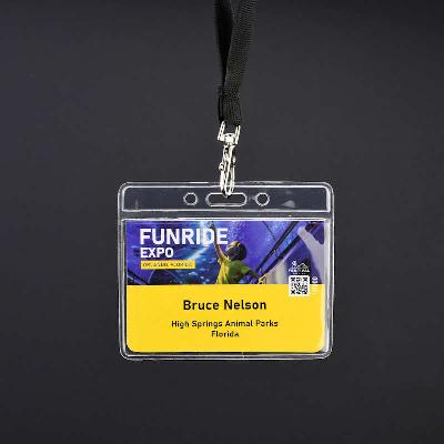 Kirkas Nimitasku, nimikortti jäykempää vinyyliä