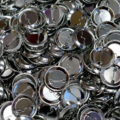 Metallinen 32mm Rintanappien komponentit 1000 erässä