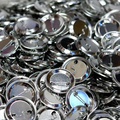 Metallinen 45mm Rintanappien komponentit 1000 erässä