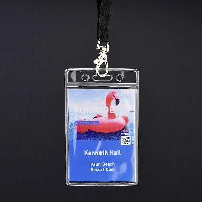 Kirkas Nimikorttikotelo A8 joustavaa muovia kaulanauhalle tai klipsille