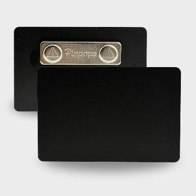 Magneettikiinnitys Uudestaan nimikoitava liitutaulupintainen nimikyltti ja nesteliitutussi