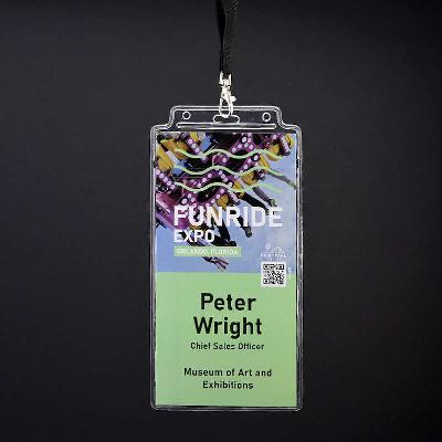 Kirkas Erikoispitkä nimikorttitasku esimerkiksi rallipasseille