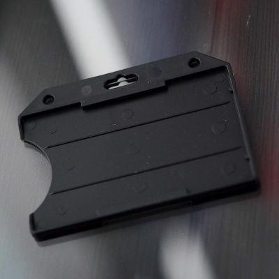 Musta Perinteinen ID-kortin pidike yhdelle kortille