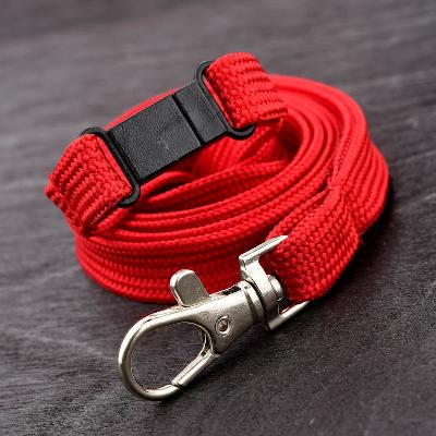 Viininpunainen Classic 10mm kaulanauha turvalukolla ja papukaijaklipsillä