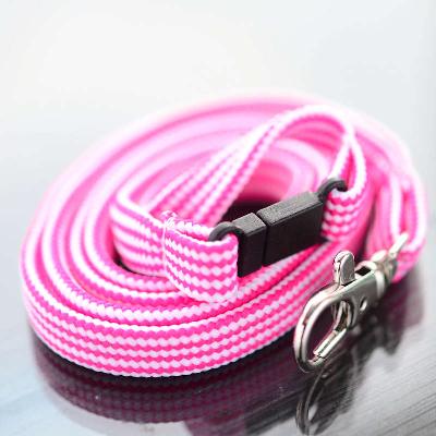 Cotton Candy Retro Classic 10mm kaulanauha turvalukolla ja papukaijaklipsillä